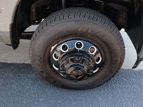 New 2026 RAM 3500 Big Horn AWD/4WD image 8