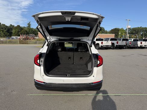Used 2023 GMC Terrain AT4 w/ Infotainment Package II AWD/4WD image 10