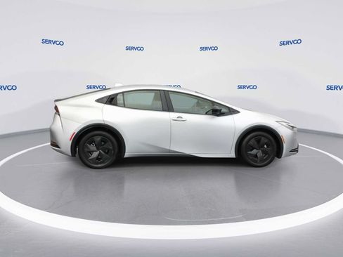 Used 2024 Toyota Prius LE FWD image 9