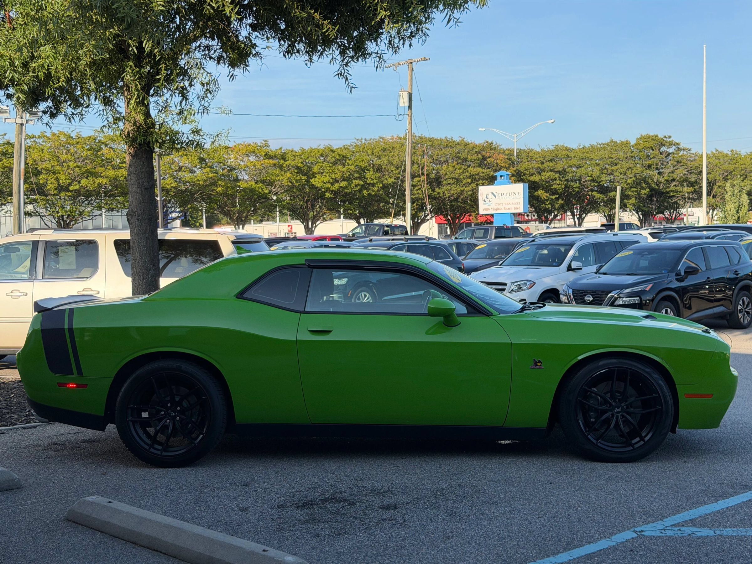 Used 2017 Dodge Challenger R/T Scat Pack RWD image 31