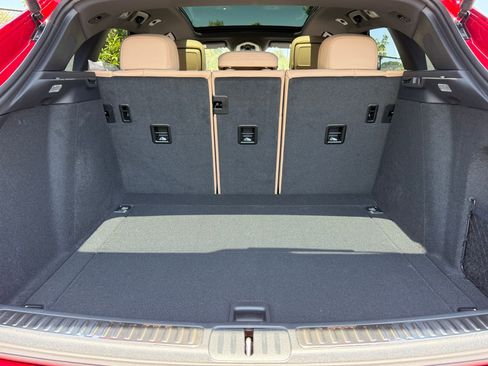 Used 2025 Porsche Macan image 34