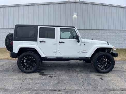 Used 2015 Jeep Wrangler Unlimited Sahara w/ Dual Top Group image 16