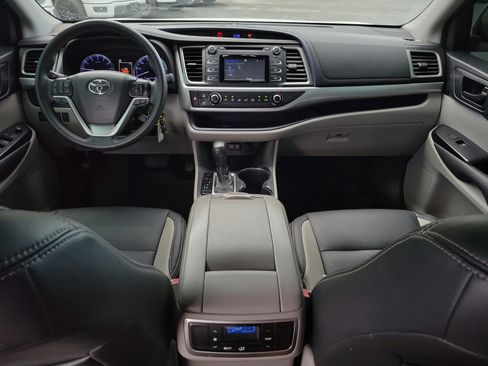 Used 2018 Toyota Highlander LE FWD image 20