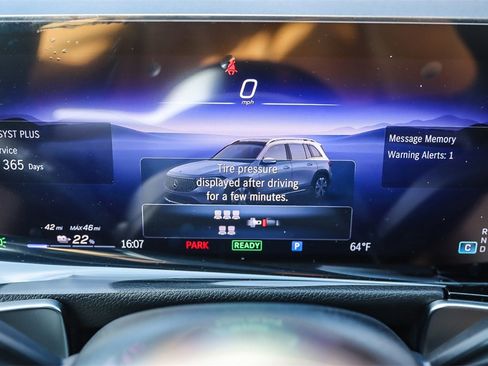 Used 2024 Mercedes-Benz EQB 300 4MATIC image 22