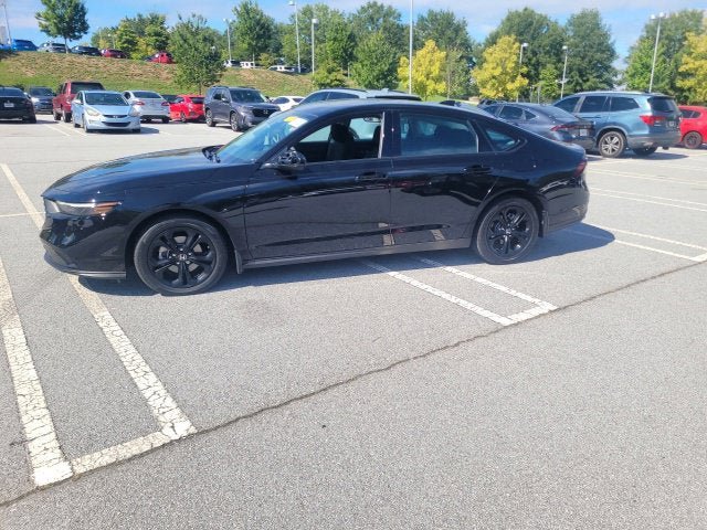 Certified 2025 Honda Accord SE image 3