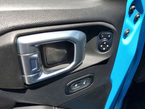 Used 2021 Jeep Wrangler Unlimited Sahara AWD/4WD image 17