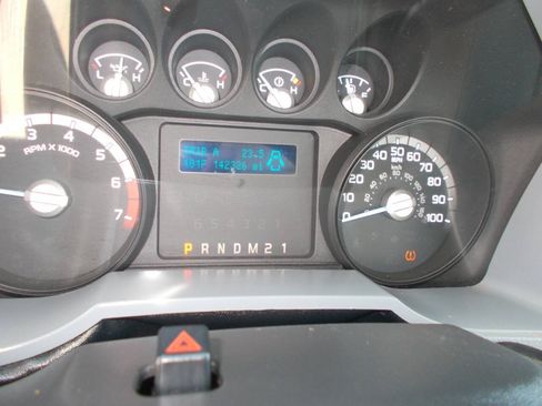 Used 2016 Ford F250 XL w/ Power Equipment Group AWD/4WD image 13