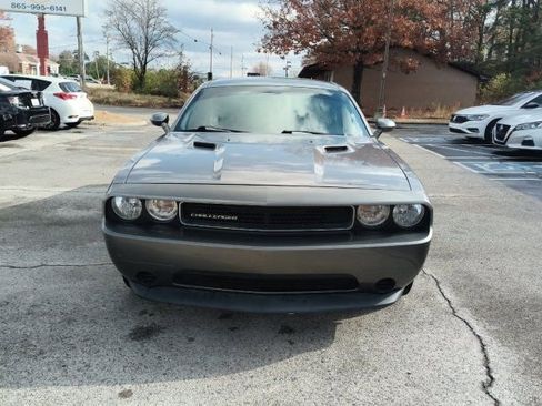 Used 2011 Dodge Challenger SE image 8