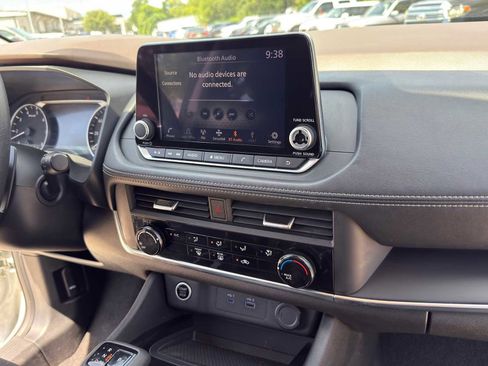 Used 2023 Nissan Rogue S AWD/4WD image 34