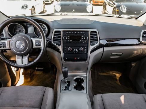 Used 2011 Jeep Grand Cherokee Laredo w/ Security & Convenience Group image 11