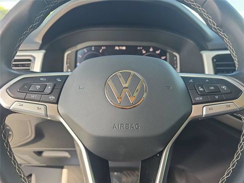 Used 2023 Volkswagen Atlas SE w/ Panoramic Sunroof Package FWD image 27