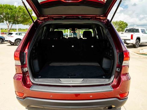 Used 2021 Jeep Grand Cherokee Laredo RWD image 31