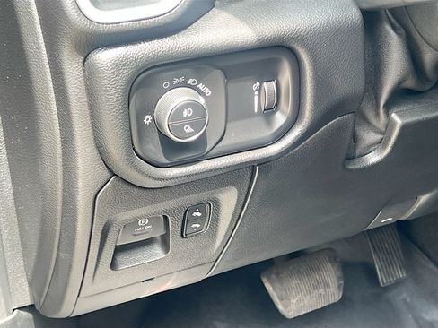 Used 2020 RAM 1500 Big Horn AWD/4WD image 10