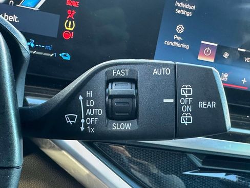 Used 2025 BMW X5 xDrive50e image 17