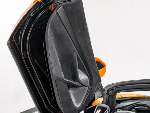 Used 2023 McLaren 720S Spider image 9