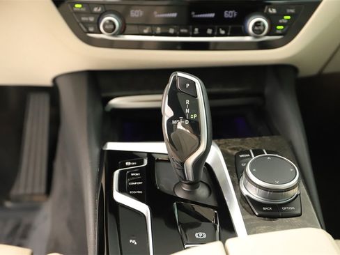 Used 2022 BMW 540i w/ M Sport Package image 21