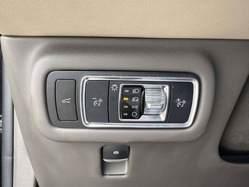 Used 2024 Lincoln Nautilus Premier AWD/4WD image 24