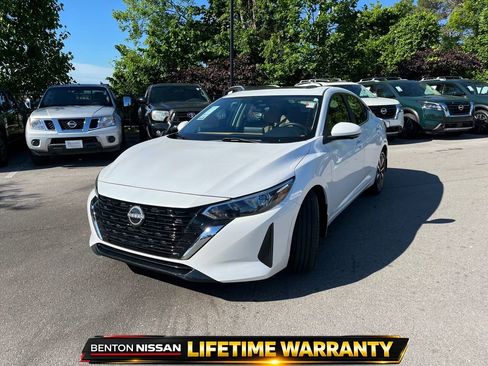 Used 2025 Nissan Sentra SV w/ SV Premium Package FWD image 4
