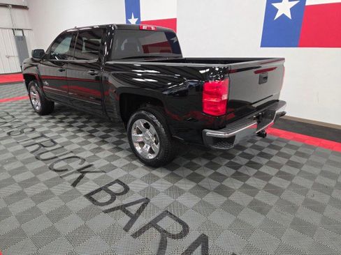 Used 2018 Chevrolet Silverado 1500 LT w/ LT Eassist Package image 11