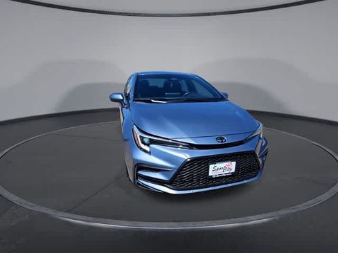 Used 2024 Toyota Corolla SE FWD image 2