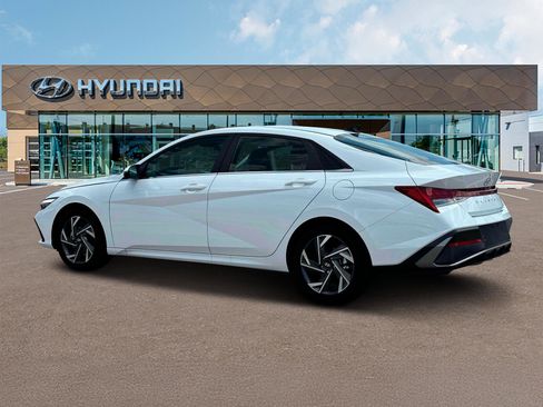 New 2025 Hyundai Elantra Limited image 4