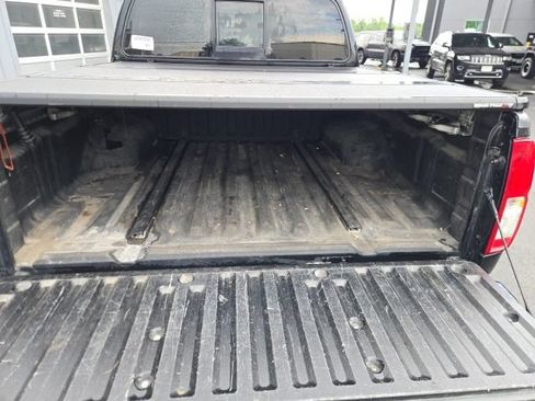 Used 2018 Nissan Frontier PRO-4X AWD/4WD image 11