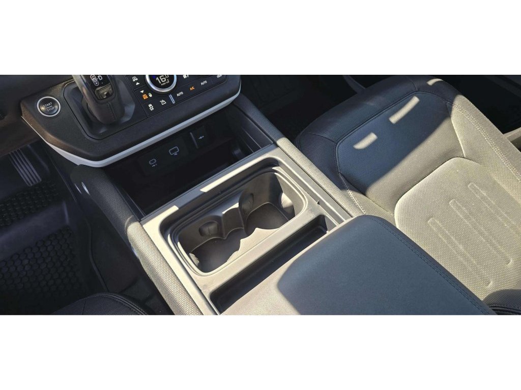 Used 2021 Land Rover Defender 110 X-Dynamic SE AWD/4WD image 10