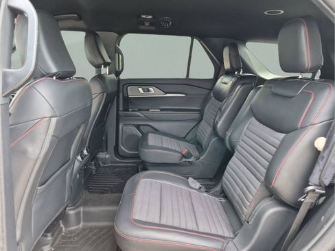 Certified 2025 Ford Explorer ST-Line w/ Premium Package RWD image 17