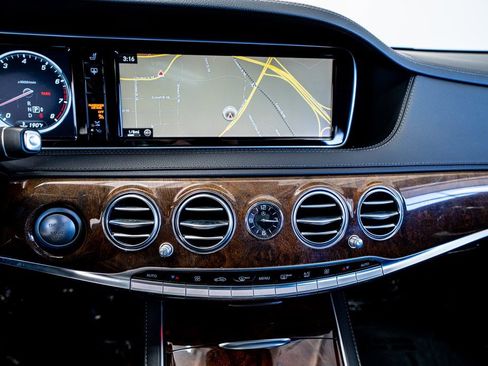 Used 2015 Mercedes-Benz S 550 Sedan image 35