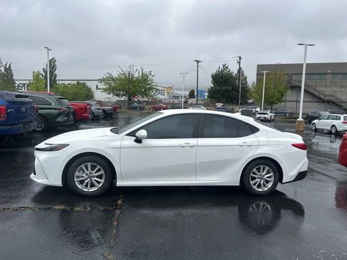 Used 2025 Toyota Camry LE FWD image 8