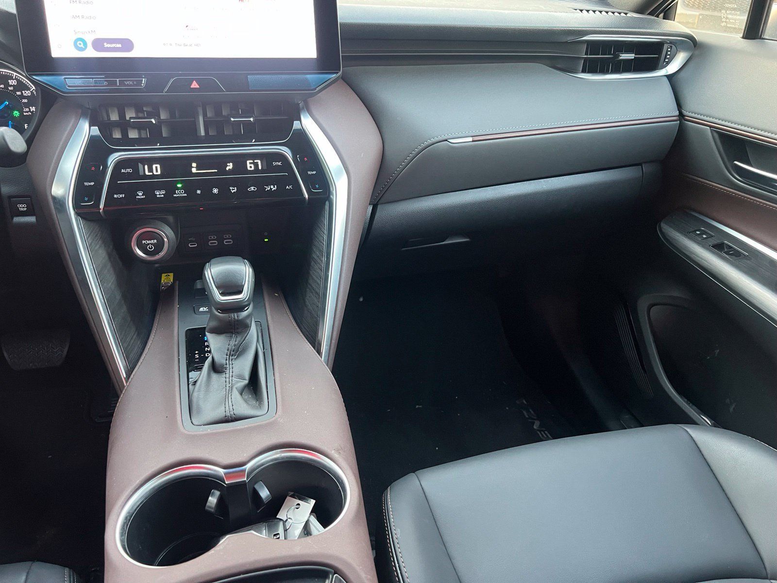 Used 2023 Toyota Venza XLE AWD/4WD image 34