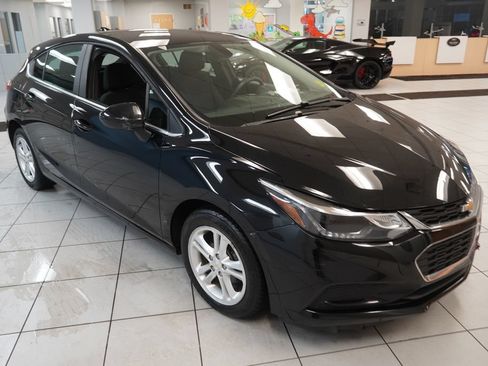 Used 2018 Chevrolet Cruze LT FWD image 14