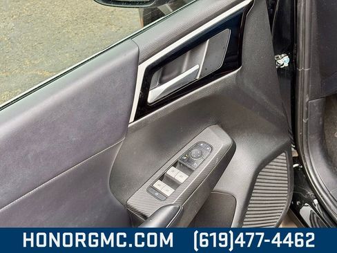 Used 2022 Mitsubishi Outlander SE image 15