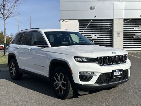 Certified 2023 Jeep Grand Cherokee Limited AWD/4WD image 1