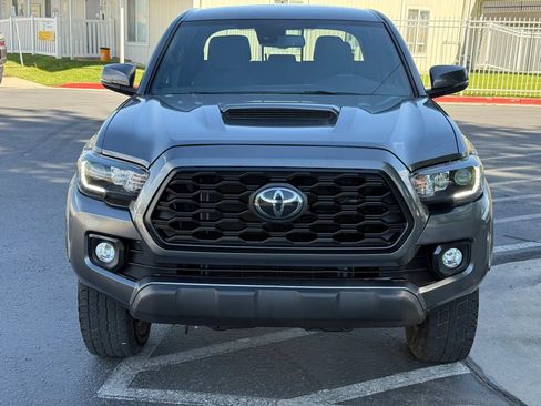 Used 2019 Toyota Tacoma TRD Sport AWD/4WD image 12