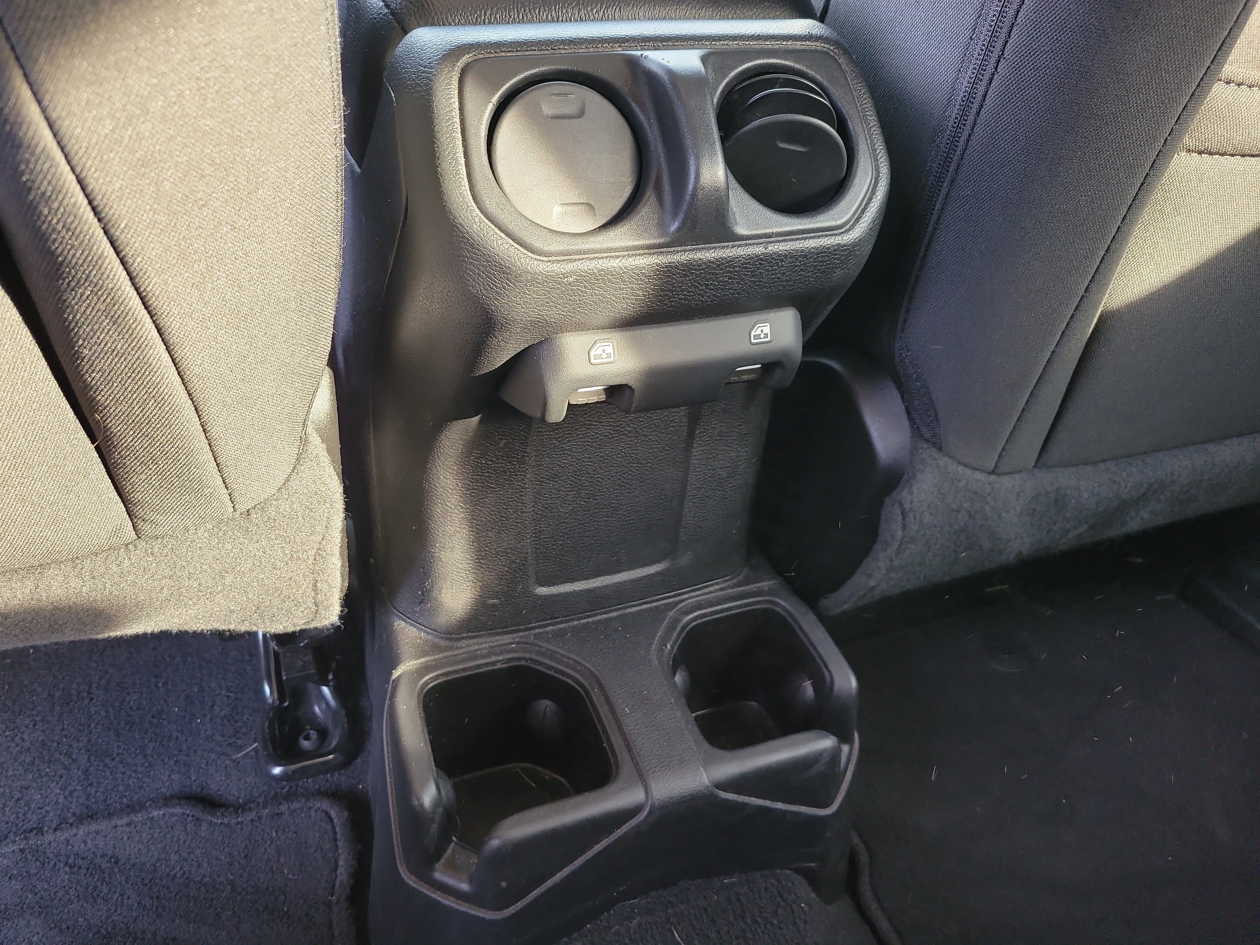 Used 2021 Jeep Wrangler Unlimited Sport AWD/4WD image 13