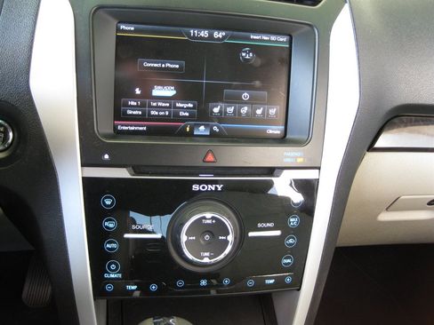 Used 2013 Ford Explorer Limited image 18