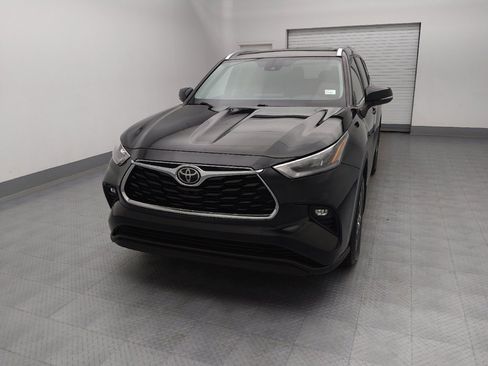Used 2020 Toyota Highlander XLE image 15