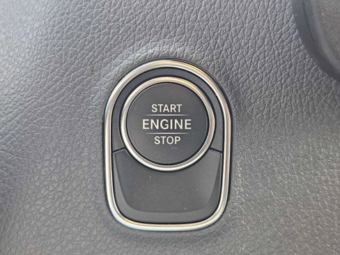 Used 2025 Mercedes-Benz Sprinter 2500 image 32