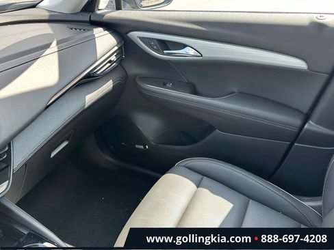 Used 2024 Buick Envision Avenir AWD/4WD image 35