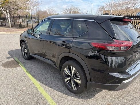 Used 2025 Nissan Rogue SL image 21