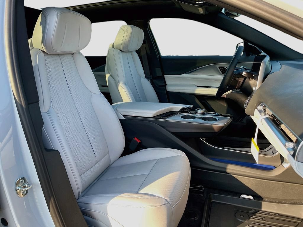 New 2027 Cadillac Lyriq Sport RWD image 33