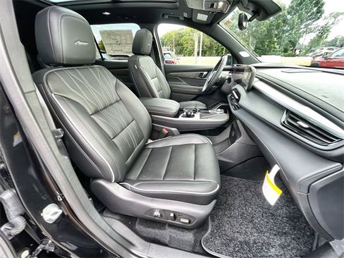 New 2025 Buick Enclave Avenir w/ Super Cruise Package image 29