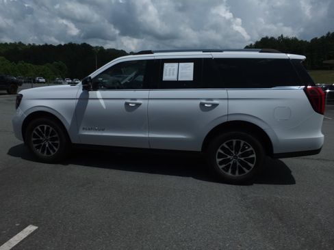 Used 2025 Ford Expedition Platinum AWD/4WD image 6