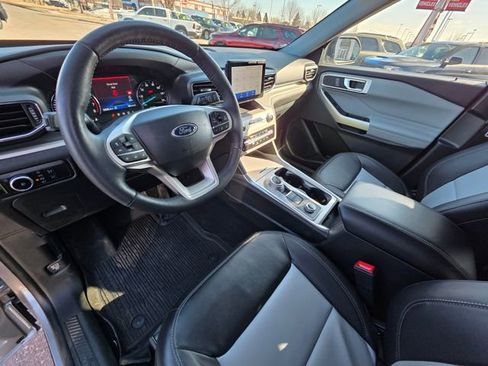 Used 2023 Ford Explorer XLT w/ Equipment Group 202A image 19