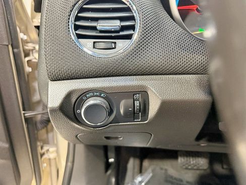 Used 2011 Chevrolet Cruze Eco image 13