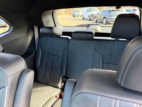 Certified 2025 Buick Enclave Avenir w/ Super Cruise Package AWD/4WD image 12