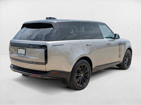New 2025 Land Rover Range Rover SE image 2