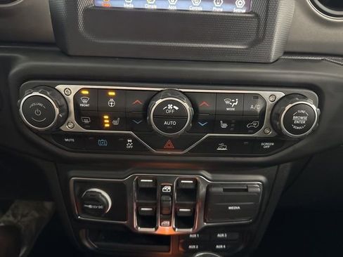 Used 2023 Jeep Wrangler Unlimited w/ Cold Weather Group image 42