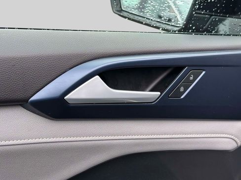 Used 2024 Volkswagen Taos SE image 14